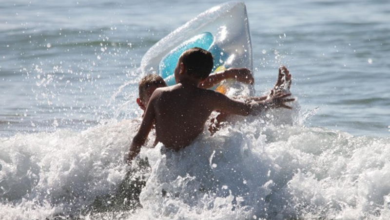 8-годишно дете се удави с надуваме дюшек в морето край Елените
