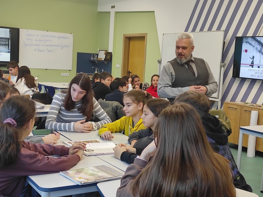 Новият зам.-кмет по образованието в Бургас отново се върна в амплоато си на учител 