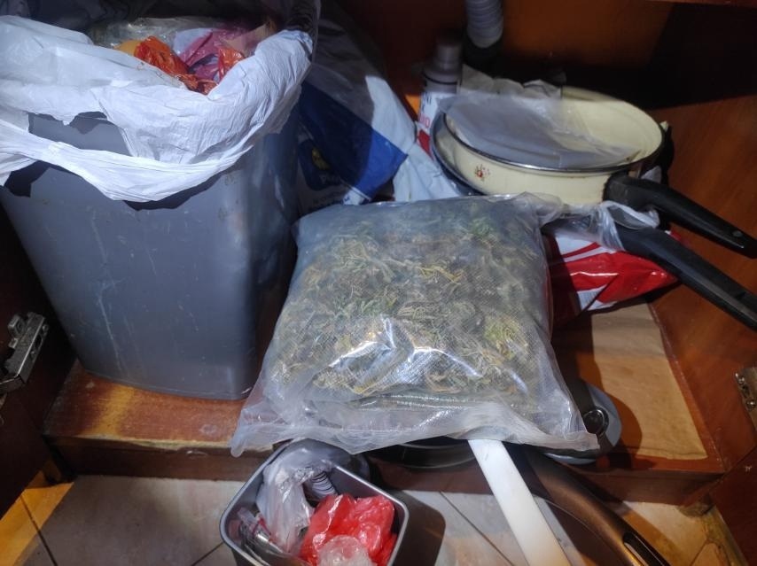 Полицията откри много марихуана и метамфетамини в дома на бургазлия