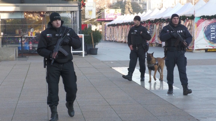 Антитерористични патрули отново излизат в центъра на Бургас, за да охраняват около националния празник 