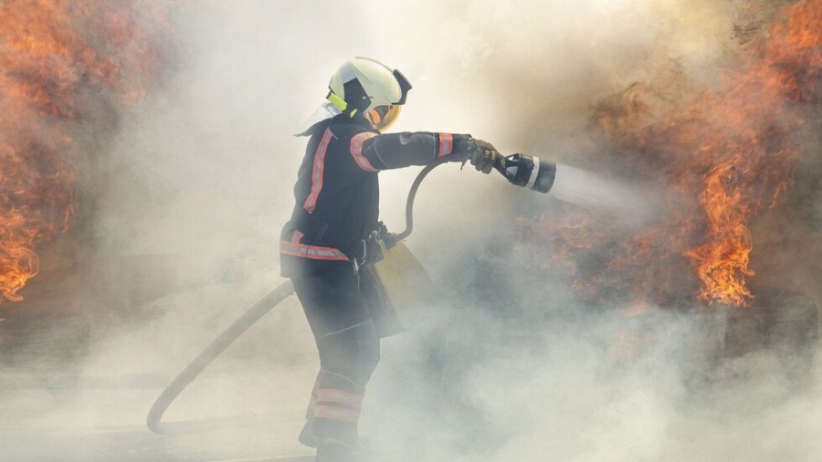 Фадрома избухна в пламъци на 5-ти километър в Бургас
