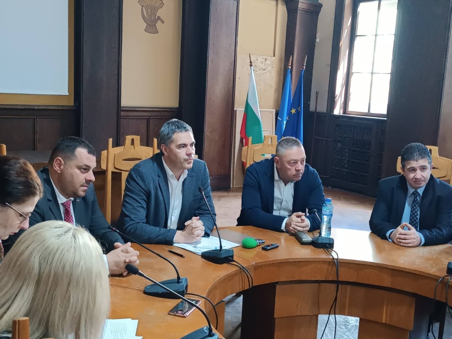 Без постигнато съгласие между партиите кой да оглави РИК-Бургас за предстоящите избори 