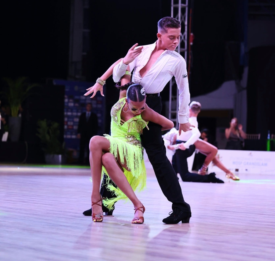 Шампиони по спортни танци от 28 държави идват за Международния турнир “Купа Бургас” и Световно първенство за юноши този уикенд