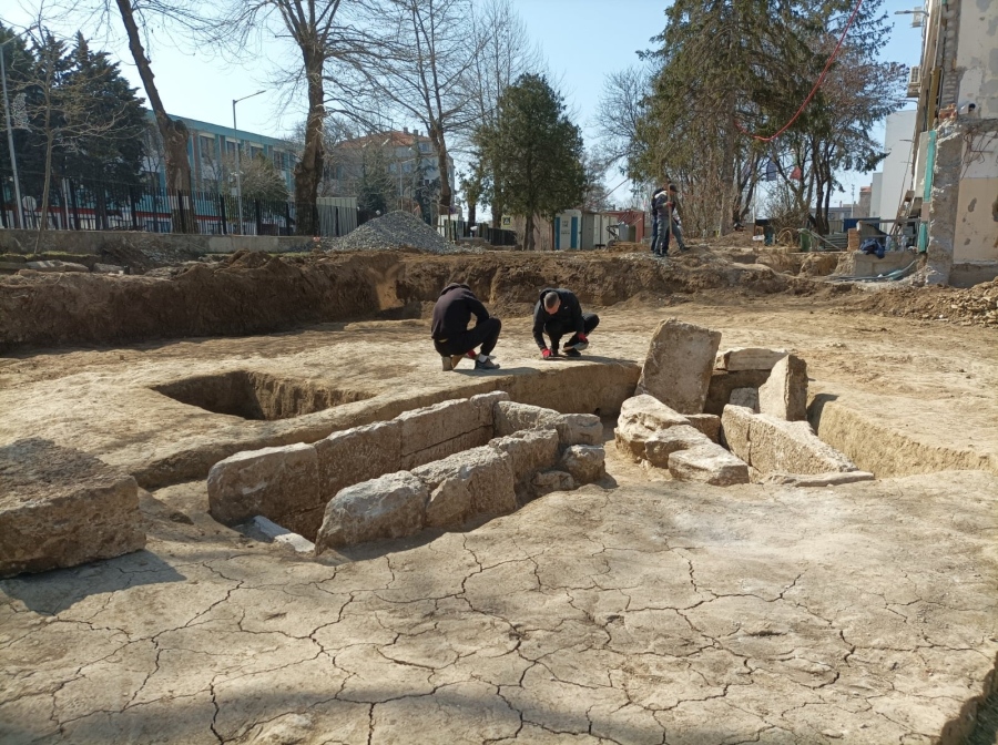 Откриха находки от елинистическата епоха при разкопки в двора на училище в Несебър (СНИМКИ)