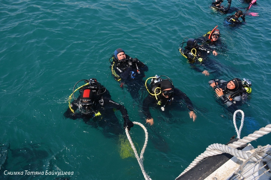 Водолази ще чистят морското дъно край остров Света Анастасия