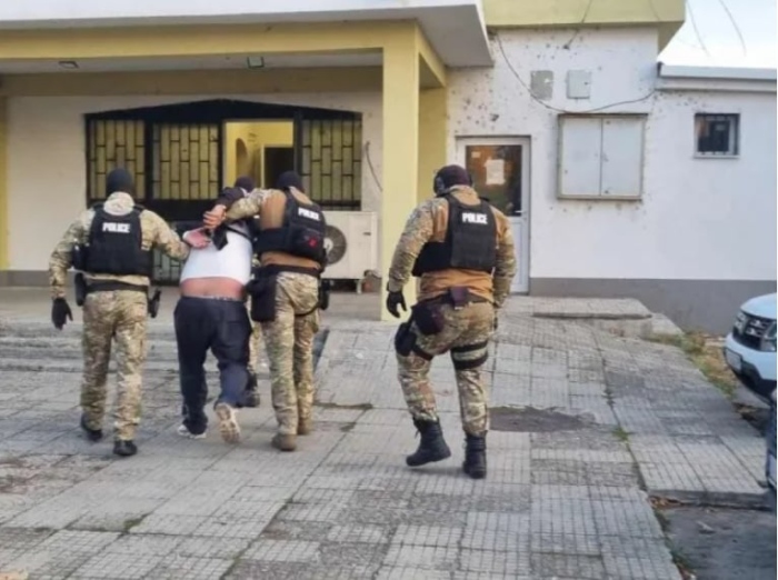 Полицейска акция в Бургас и Айтос: Петима са задържани, открита е нарколаборатория